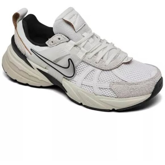 Nike Shoes - NEW women's Nike V2K's size 7.5